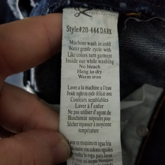 CALI | Ultra High Rise raw hem distressed shorts - Picture 4 of 4